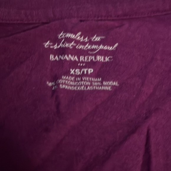 Banana republic, timeless tee purple, long sleeve shirt extra small - Picture 3 of 3